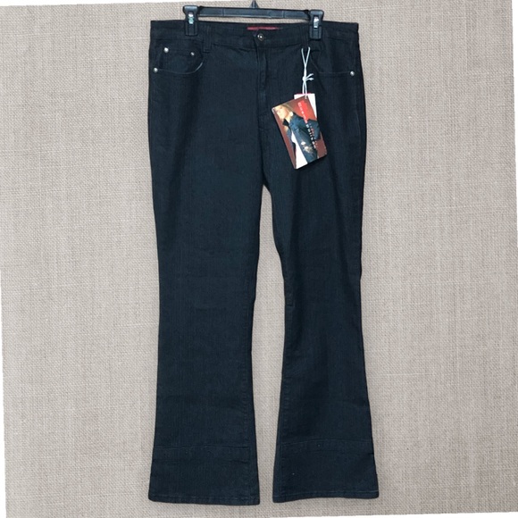 New Cosmopolitan JeansWear Embroidered Blackest Blue High Rise Boot Cut Jeans 14 - Picture 2 of 14